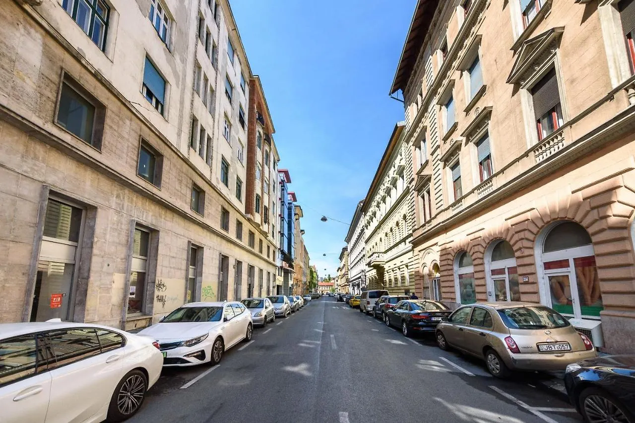 Rakoczi Road Central Location Budapest 0*,  Hungary